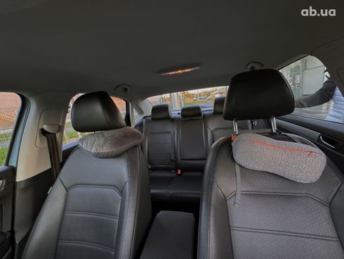 Volkswagen Passat 2012 голубой - фото 11