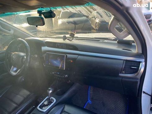 Toyota Hilux 2016 - фото 10
