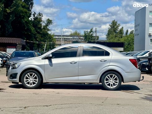 Chevrolet Aveo 2014 серый - фото 2