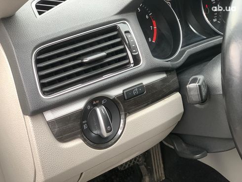 Volkswagen Passat 2018 белый - фото 23