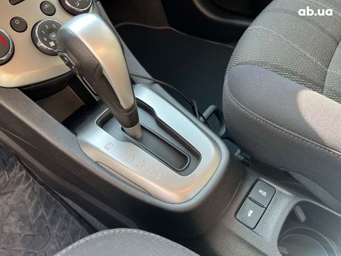 Chevrolet Sonic 2019 серый - фото 36