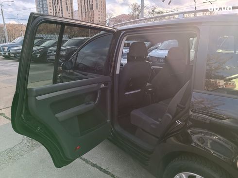 Volkswagen Touran 2007 черный - фото 15