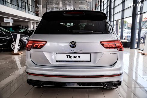 Volkswagen Tiguan 2023 серебристый - фото 8