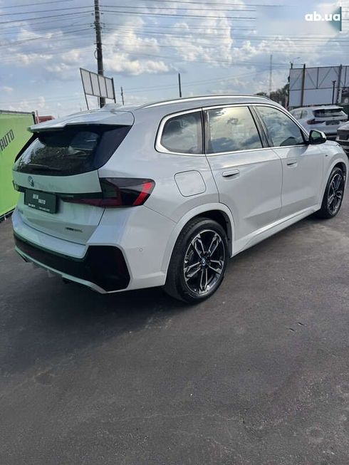 BMW iX1 2023 - фото 13