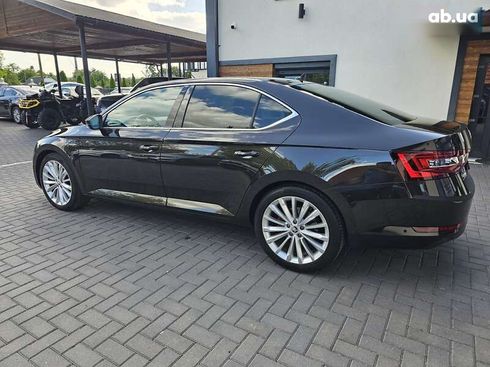 Skoda Superb 2016 - фото 6