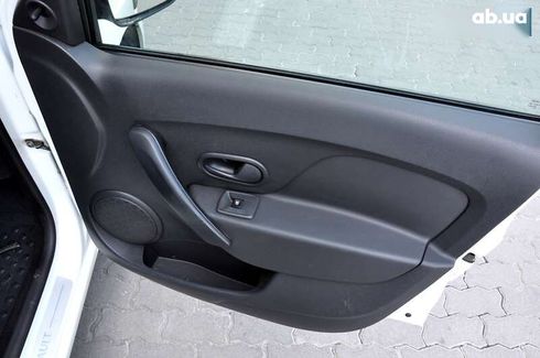 Renault Logan 2016 - фото 24