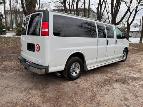 Chevrolet Express 2018 белый - фото 8