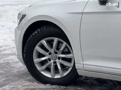 Volkswagen Passat 2017 - фото 25