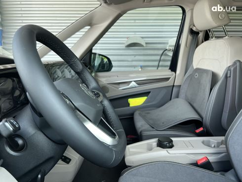 Volkswagen Multivan 2023 - фото 11