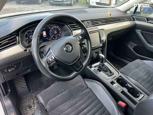 Volkswagen Passat 2016 белый - фото 17