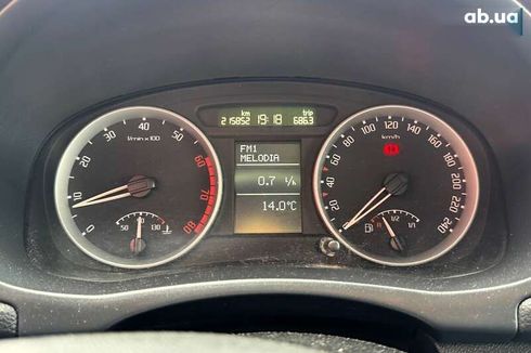 Skoda Fabia 2008 - фото 16