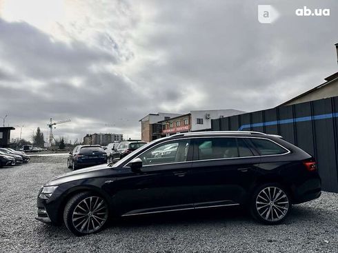 Skoda Superb 2019 - фото 12