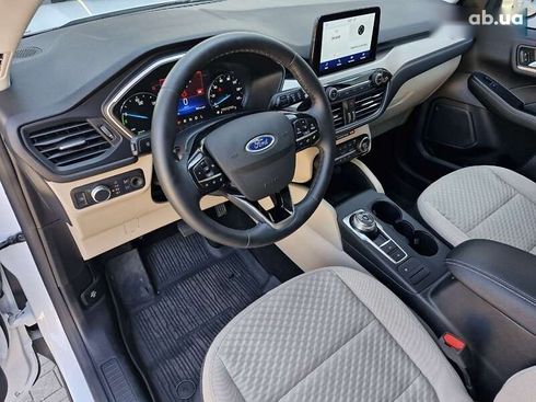 Ford Escape 2021 - фото 16