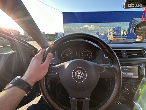 Volkswagen Jetta 2014 серый - фото 4
