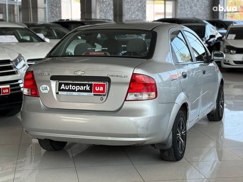 Chevrolet Aveo 2005 серый - фото 5