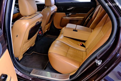 Jaguar XJ 2010 красный - фото 8