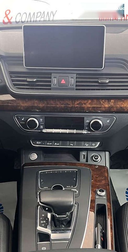 Audi Q5 2017 - фото 22