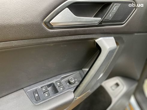 Volkswagen Tiguan 2017 серый - фото 30
