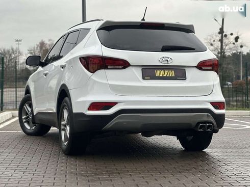 Hyundai Santa Fe 2017 - фото 17