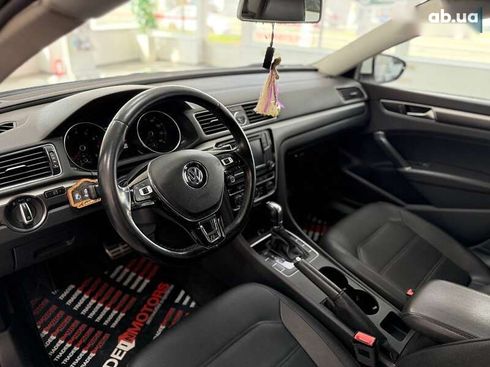 Volkswagen Passat 2017 - фото 23