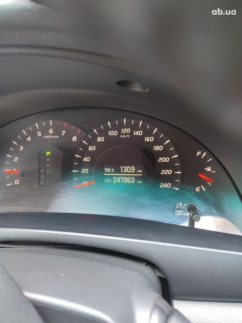 Toyota Camry 2006 серебристый - фото 5