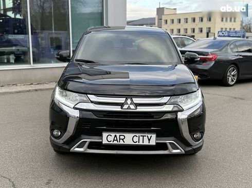 Mitsubishi Outlander 2019 - фото 2