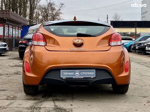 Hyundai Veloster 2016 коричневый - фото 9