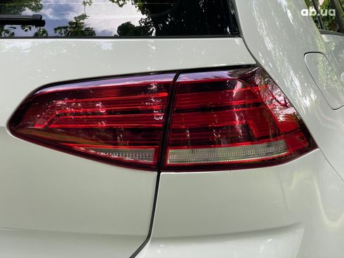 Volkswagen e-Golf 2017 белый - фото 16