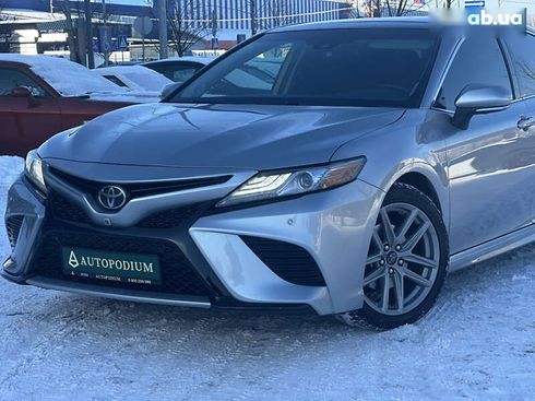 Toyota Camry 2018 - фото 2