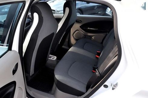Renault Zoe 2015 - фото 18
