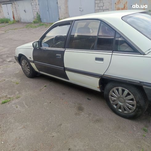 Opel Omega 1987 белый - фото 6