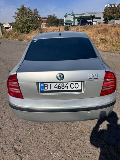 Skoda Superb 2005 серебристый - фото 7