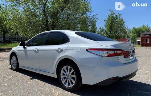 Toyota Camry 2019 - фото 17