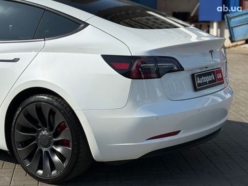 Tesla Model 3 2021 белый - фото 19