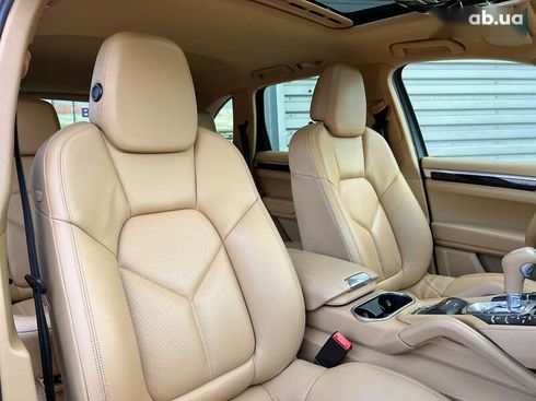Porsche Cayenne 2012 - фото 29