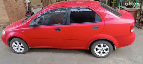 Chevrolet Aveo 2004 красный - фото 7