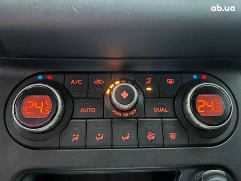 Nissan Qashqai 2011 белый - фото 30