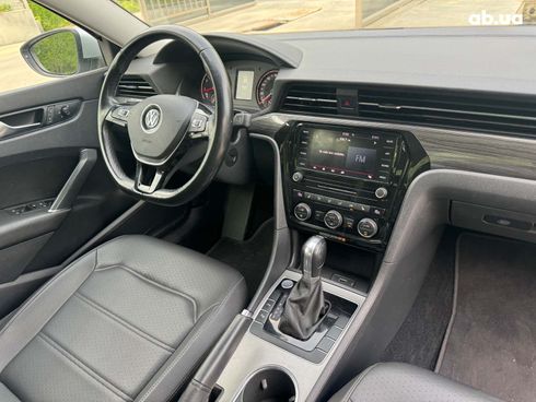 Volkswagen Passat 2019 серый - фото 28