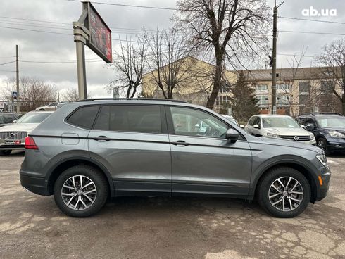 Volkswagen Tiguan 2021 серый - фото 18