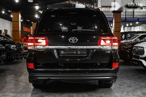 Toyota Land Cruiser 2018 - фото 11