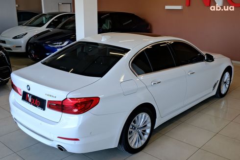 BMW 5 серия 2019 белый - фото 5