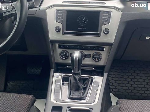 Volkswagen Passat 2016 - фото 17