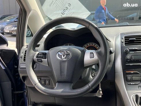 Toyota Auris 2011 синий - фото 22