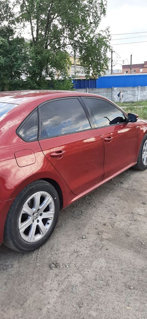 Volkswagen Passat 2014 красный - фото 8