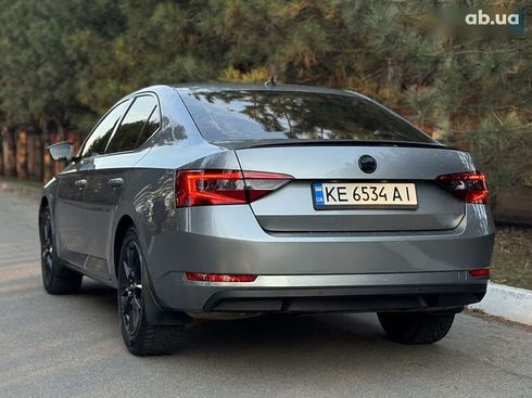 Skoda Superb 2018 - фото 27