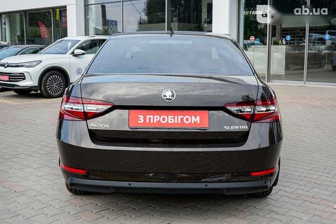 Skoda Superb 2018 - фото 6