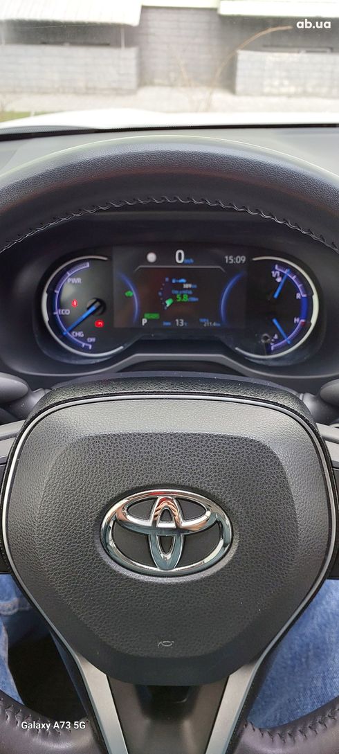 Toyota RAV4 Hybrid 2020 белый - фото 2