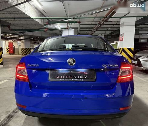 Skoda Octavia 2018 - фото 11