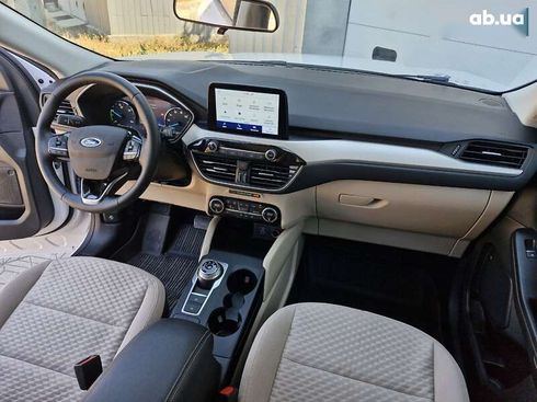 Ford Escape 2021 - фото 19