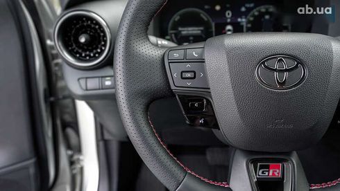 Toyota C-HR 2023 - фото 23